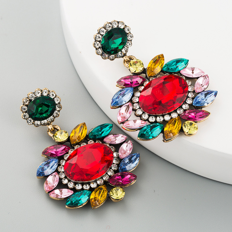 Européen Et Américain Haute Profil Rétro Boucles D'oreilles Femmes De Mode Alliage En Verre Strass Goujons Fleur Coréenne Boucles D'oreilles Exclusive Pour Croix-frontière display picture 2