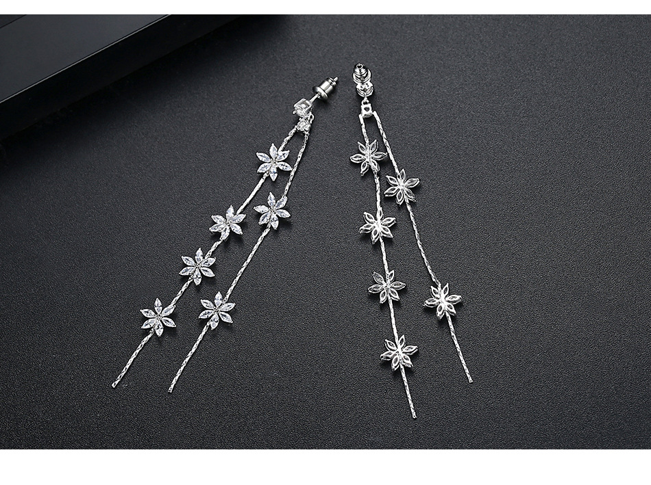 Light Floral Studs Fashion Long Tassel Earrings Copper Zirconium Chain display picture 6