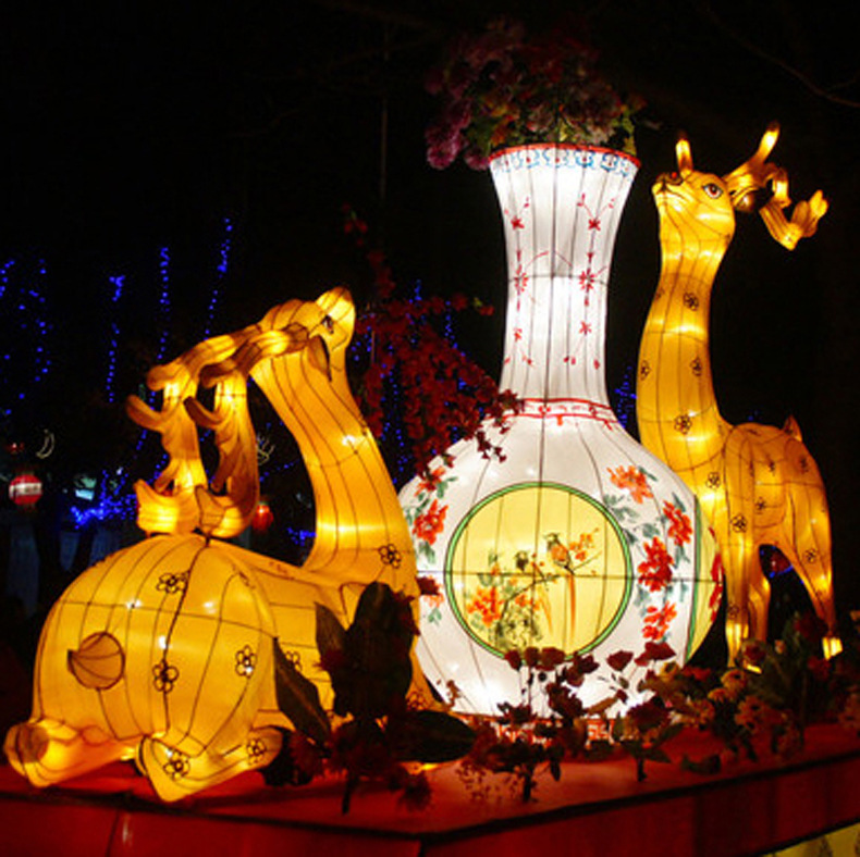 ��������ʥ��¹�����Ϻ������ù���װ�εƹ������ҵ�㳡С