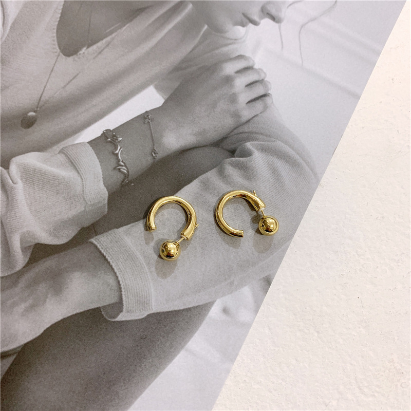 Metal Arc Earrings Gold Bean Ear Studs Back Insert C-shaped Earrings display picture 9