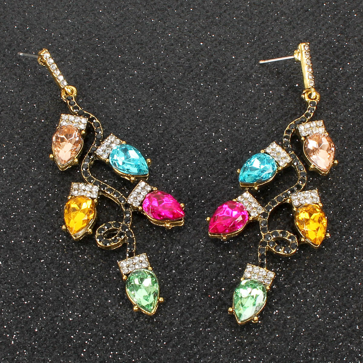 Alloy Leaf Rhinestone Earrings Creative Metal Earrings Retro Leaf Earrings Women display picture 3