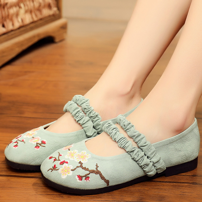 2021 new jelly single shoes female plum flower embroidery cotton and linen ethnic wind embroidery shoes ancient wind Hanfu shoes wholesale