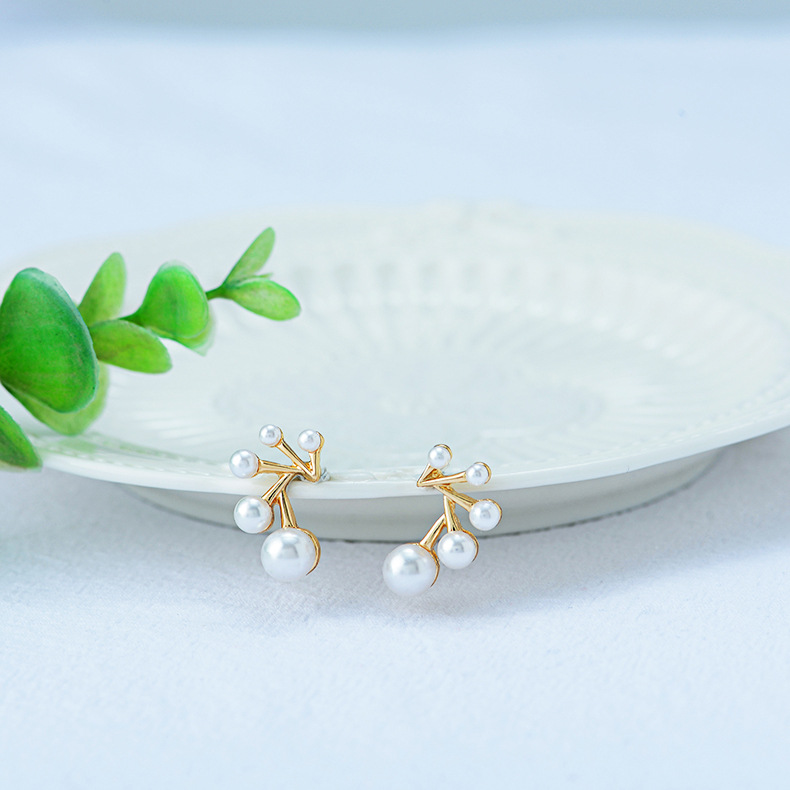 Pearl Earrings Simple Creative Earrings Stud Earrings S925 Silver display picture 5