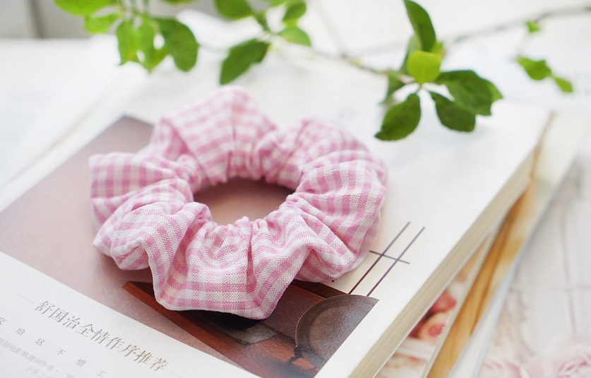 Korean Style Fresh Plaid Cotton Fabric Large Intestine Hair Ring Korean Style Macaron Simple Cute Small Plaid Large Intestine Ring display picture 1