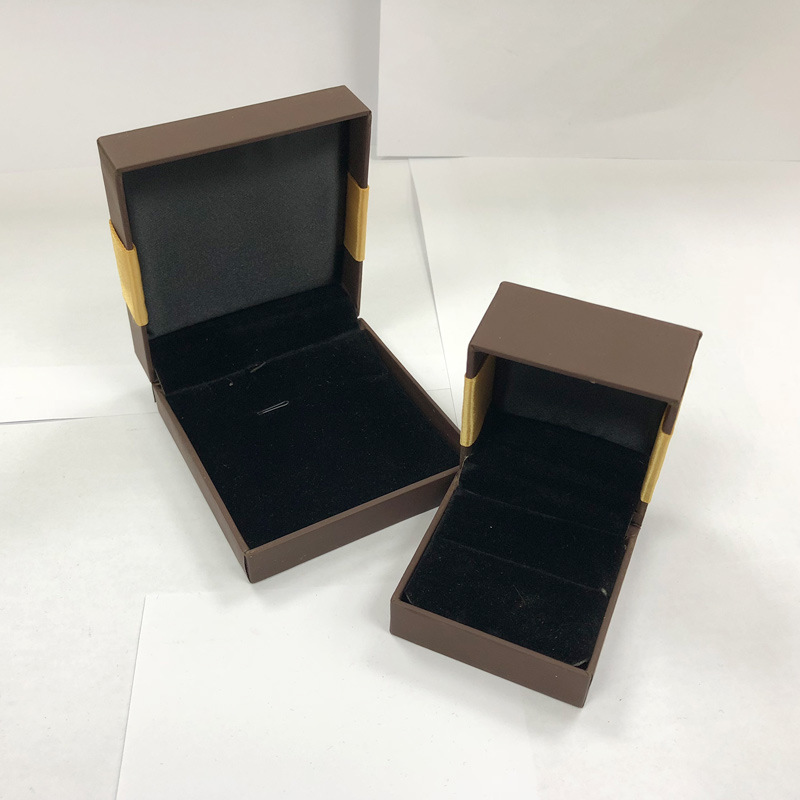 Caja de joyería de arco marrón pulsera anillo collar caja de joyería caja de almacenamiento de regalo al por mayor