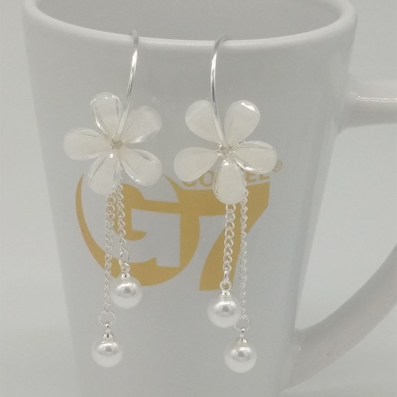 Simple Style Style 1 Pair Simple Style Flower Arylic Imitation Pearl Alloy Plating Women's Dangling Earrings