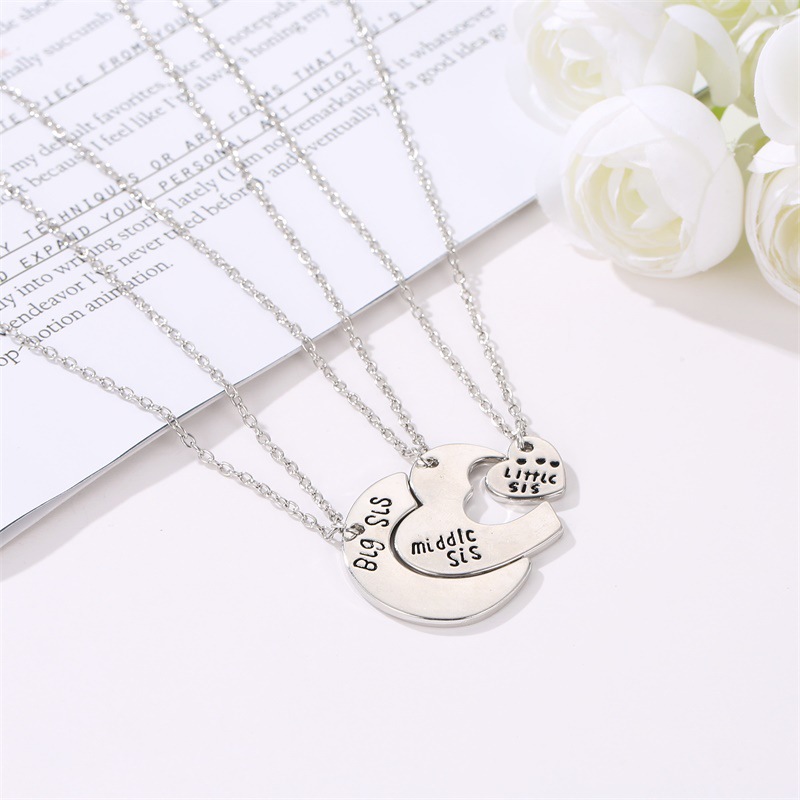 Love letter necklace three-piece large, medium and small moon heart pendant necklace