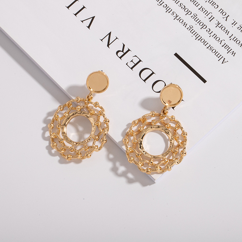New Circular Hollow Fashion Earrings display picture 3