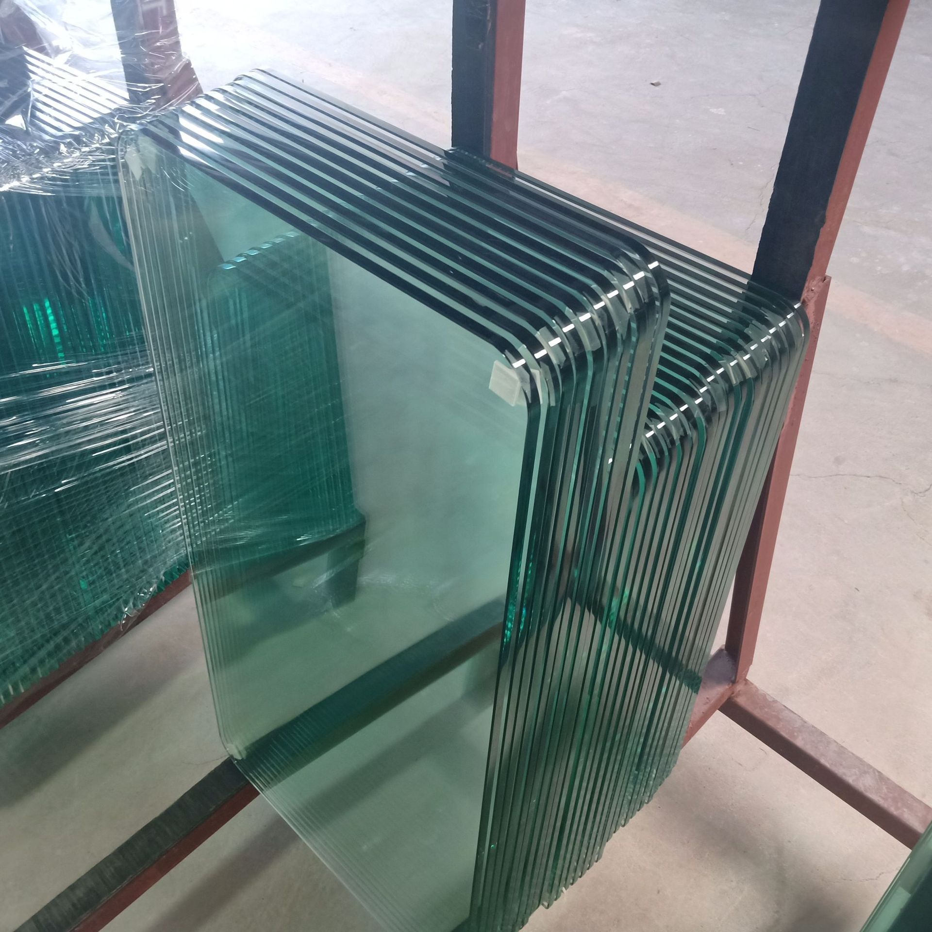 -上海皓晶玻璃制品有限公司