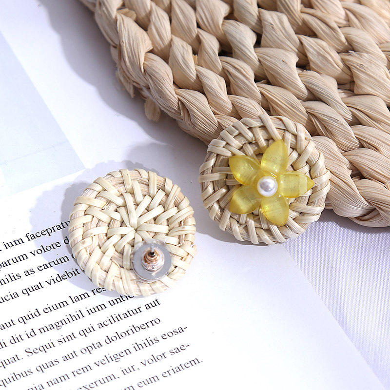 Korean Cute Geometric Resin Flower Rattan Earrings Female Round Pearl Acrylic Earrings Wholesale display picture 10