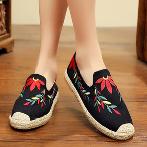 Tai chi kung fu shoes for women Embroidered leaves single shoes women tourist beach shoes hemp rope grass woven fisherman shoes for female