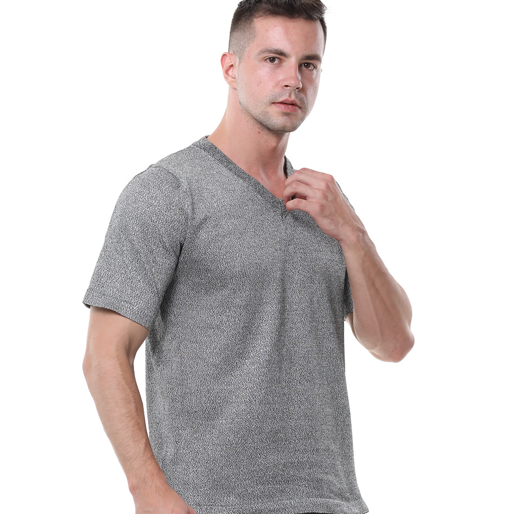 鸡心领 深灰短袖