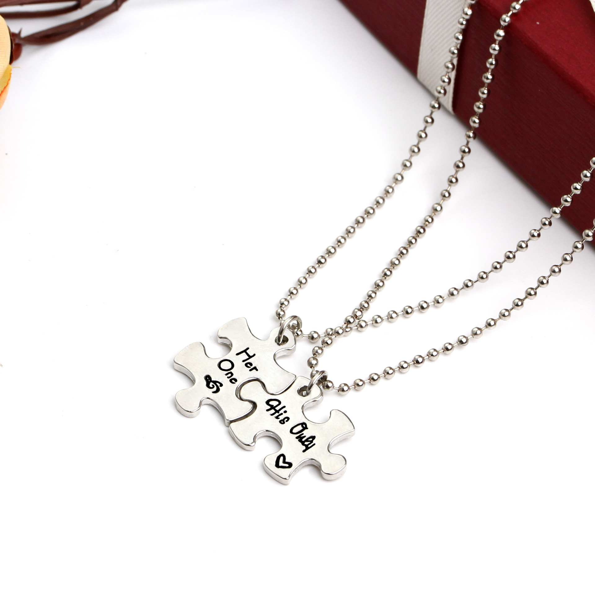 Explosion Creative New Letters Her One His Only Two Petal Splicing Couple Necklace Wholesale Nihaojewelry display picture 2