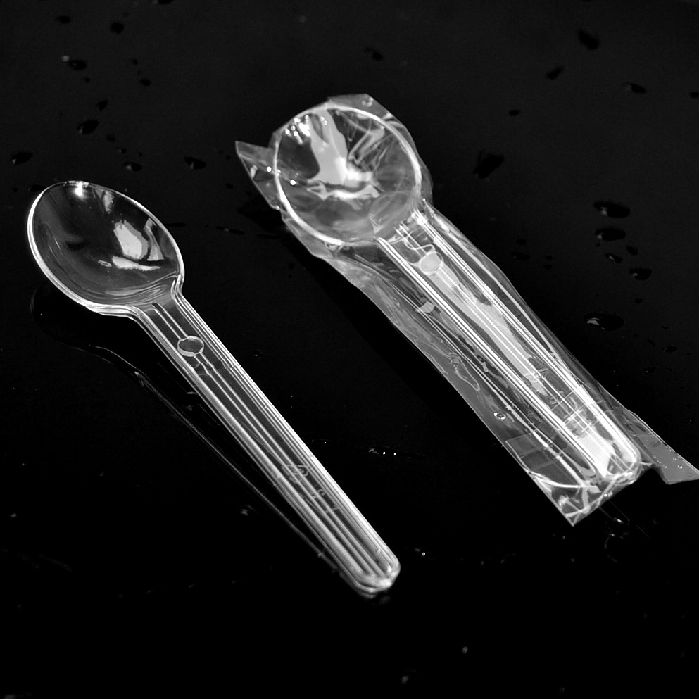 Wholesale disposable independent packaging spoon/ice cream yogurt spoon/plastic small spoon set Small Spoon pudding spoon/100