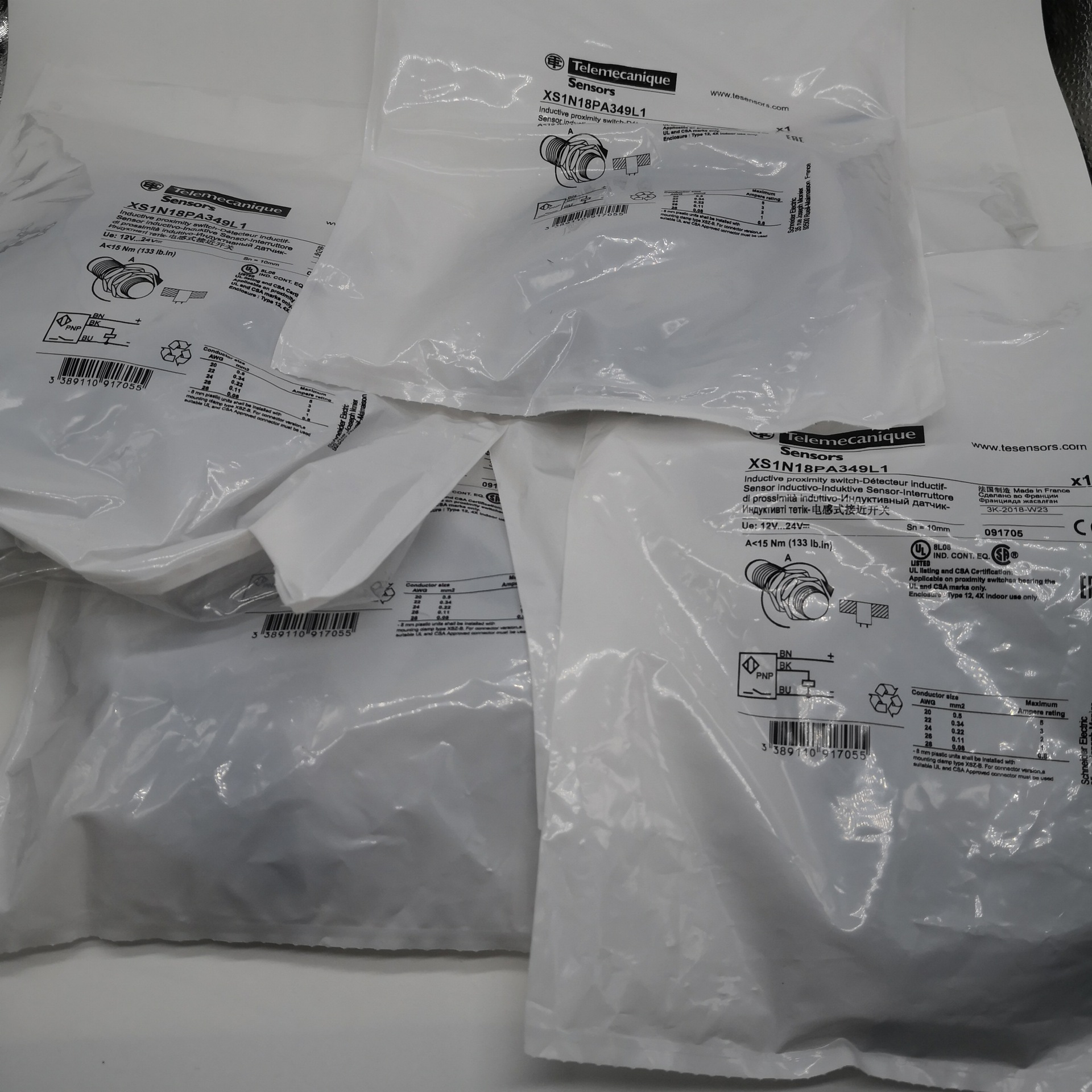 XS230BLNAL2接近传感器直径18MM电感器NPN常开线长2米现货