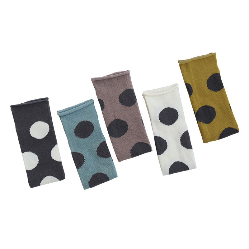 Nuevas medias de bebé grandes lunares sobre la rodilla boca suelta no pies apretados calcetines de bebé algodón peinado primavera y verano calcetines de pila para niños