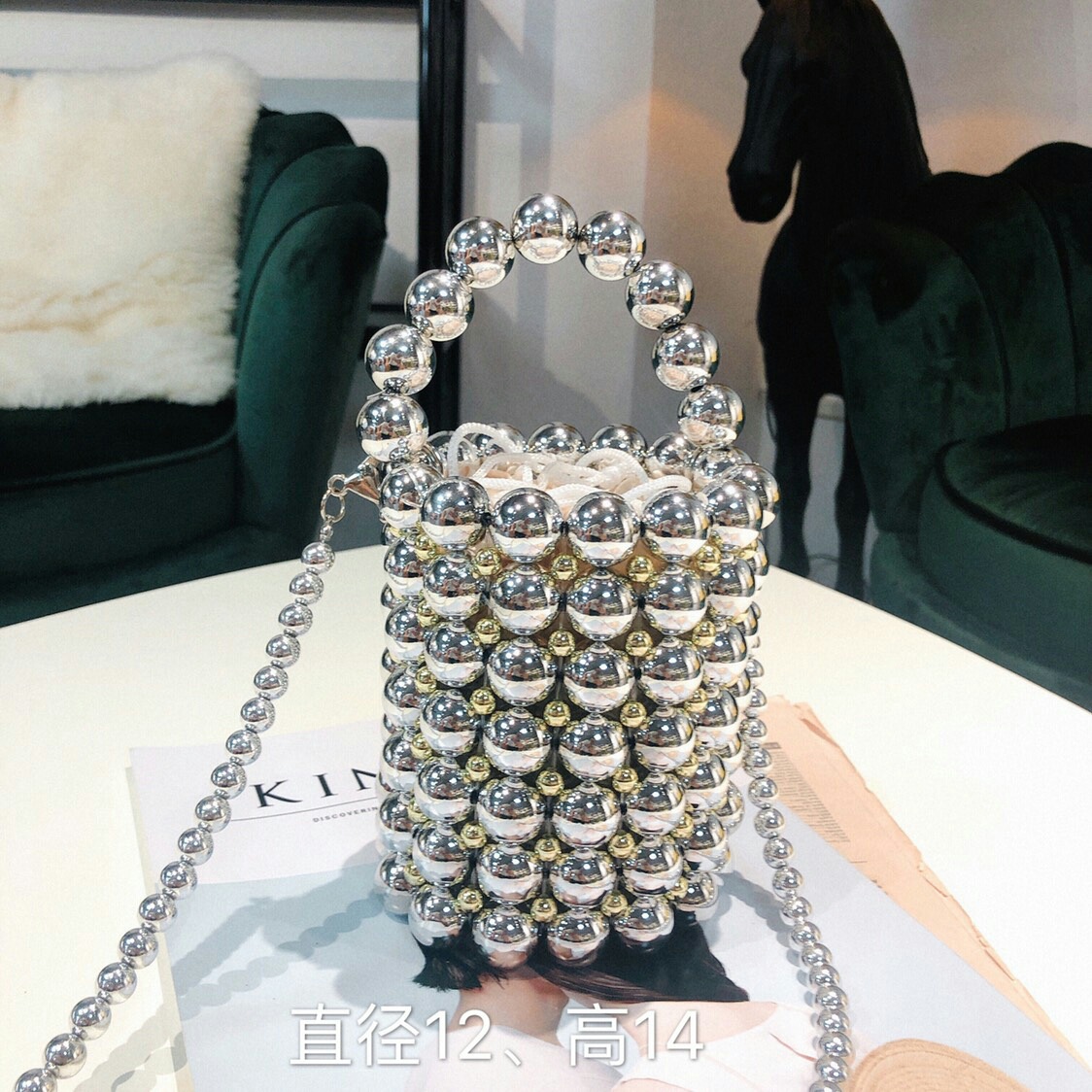2024夏季新款韩国银色手工编织珍珠包迷你水桶包手提单肩斜挎包女