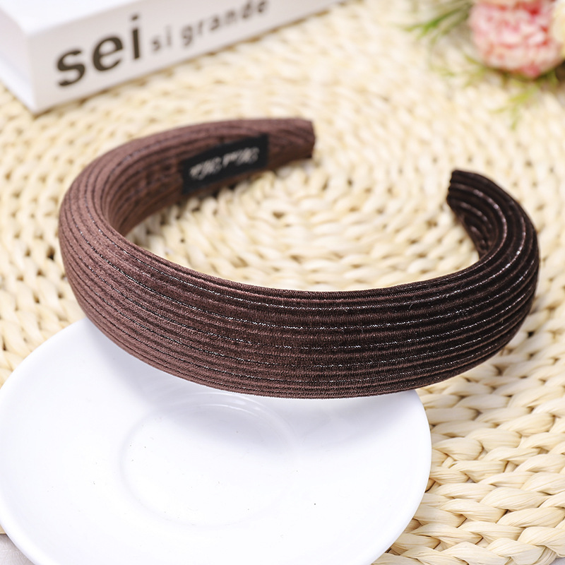 South Korea's New High-end Headband Corduroy Sponge Headband Solid Color Fabric Hair Accessories Wholesale Nihaojewelry display picture 7