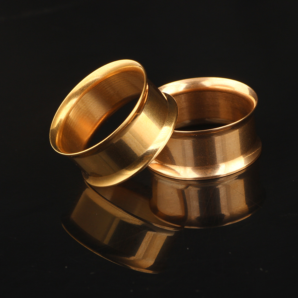 Pointed titanium steel lip stud product view