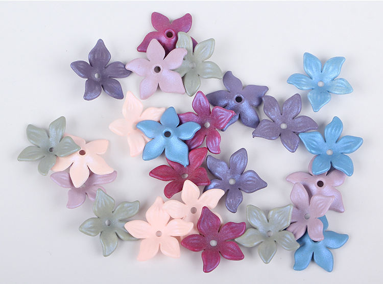 Factory direct sales of acrylic mid-hole frosted five-petal flower handcrafted headwear, bride headwear, ancient-style hairpin accessories detail image 7