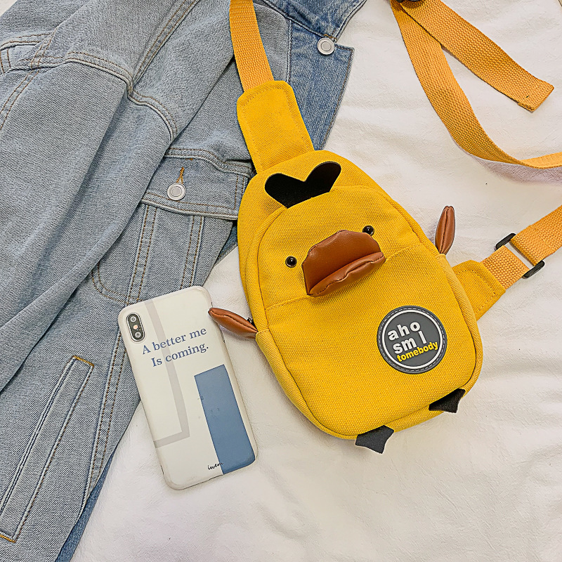 Fábrica al por mayor 2020 nuevo bolso de mujer de lona lindo de dibujos animados pequeño bolso de pecho de pato amarillo bolso bandolera para niños