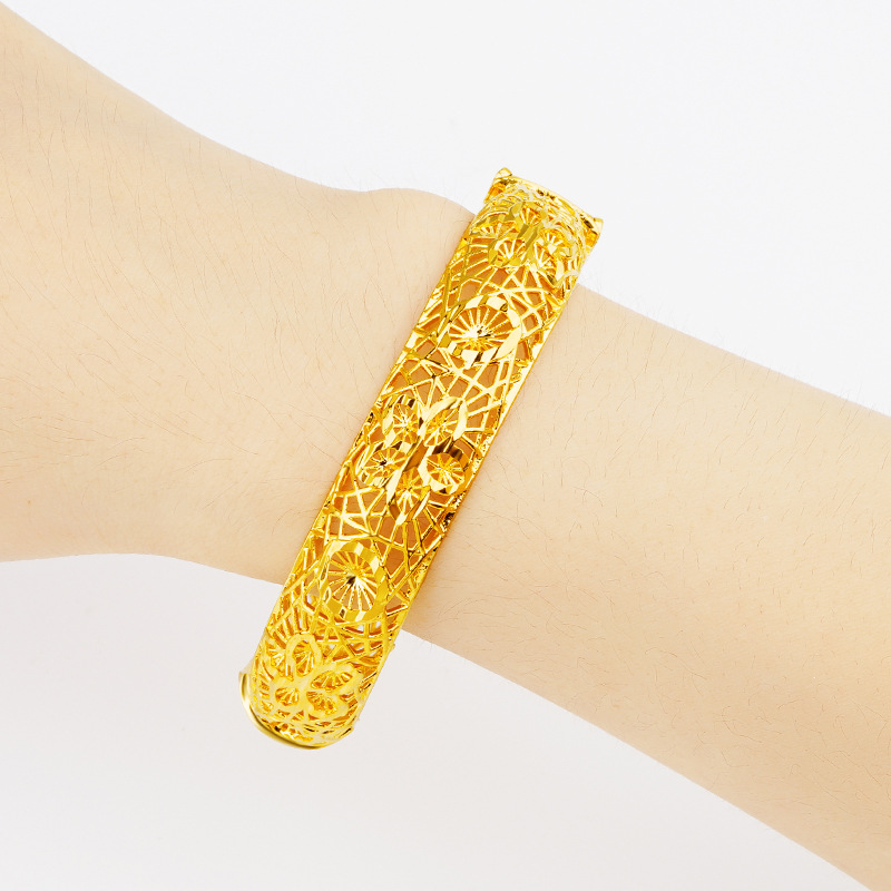 Nuevo hueco cloisonne oro pulsera abierta mujer imitación 999 oro joyería de la boda cara ancha hebilla pulsera al por mayor
