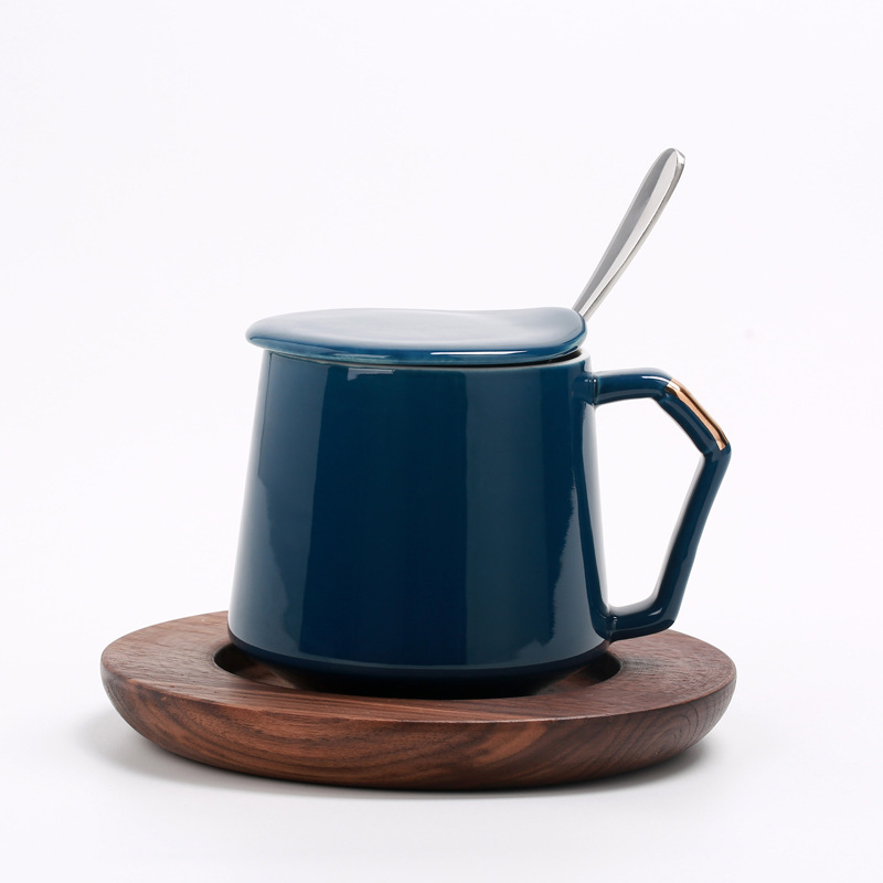 Taza de oro, taza de cerámica, taza de café, taza de agua, con tapa sin agujeros a prueba de polvo, cuchara, posavasos, LOGOTIPO tallado