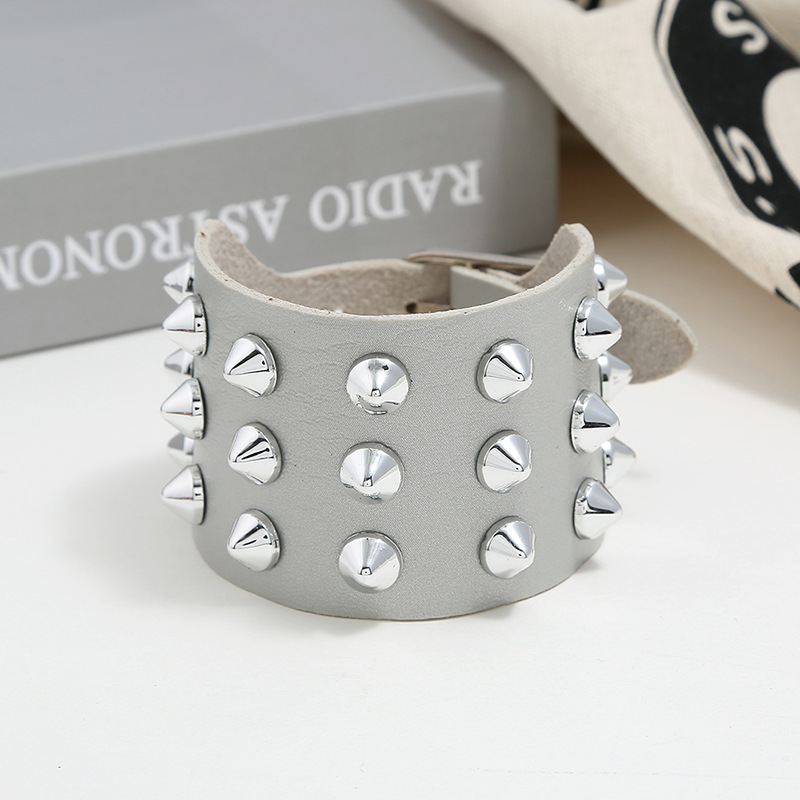 Exaggerated menu0027s imitation leather bracelet punk non-mainstream three-row spiked rivet bracelet