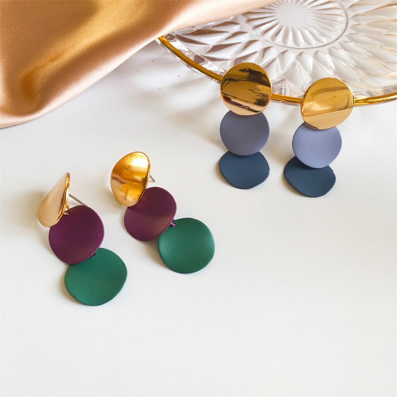 Retro Fashion Metal Disc Frosted Earrings display picture 2