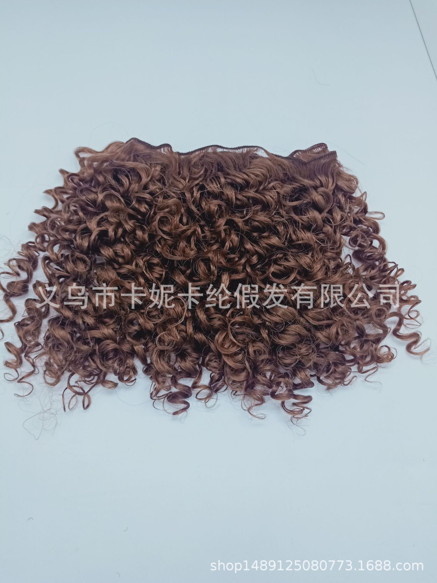 Moda simple maíz quemado cabeza explosiva pequeña bobina cortina de cabello corto pieza de cabello cortina de cabello una pieza