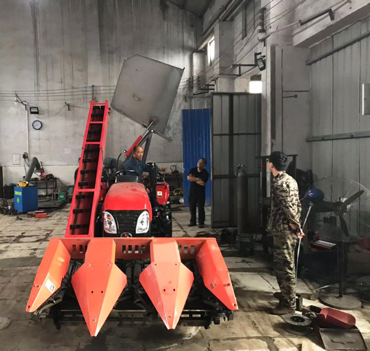 河南商丘2行背负式玉米收割机茎穗兼收收获机新疆青储型玉米收获