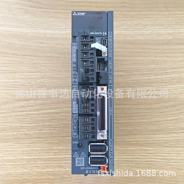 三菱伺服驱动器MR-J4-20A-RJ全闭环控制2/4线式 0.2Kw三相单相AC