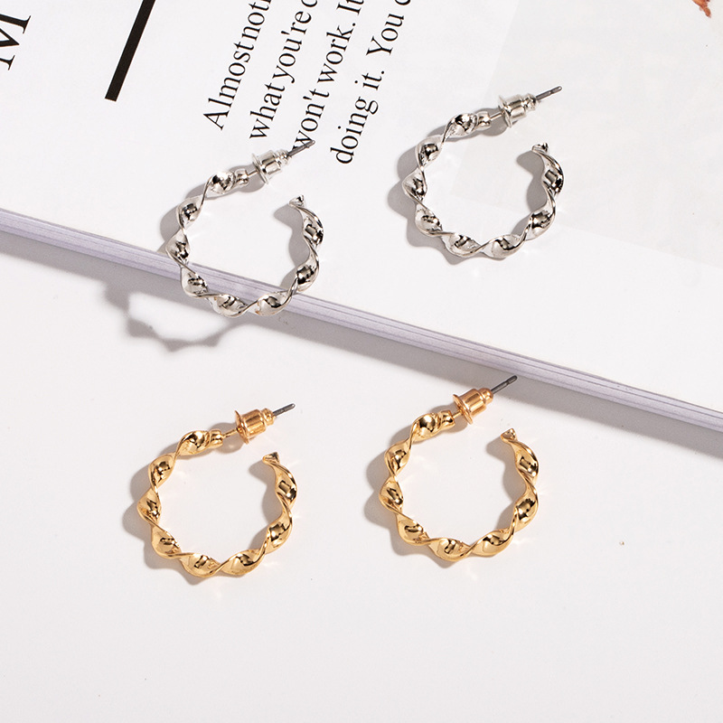 Metal Round Twisted Earrings display picture 3