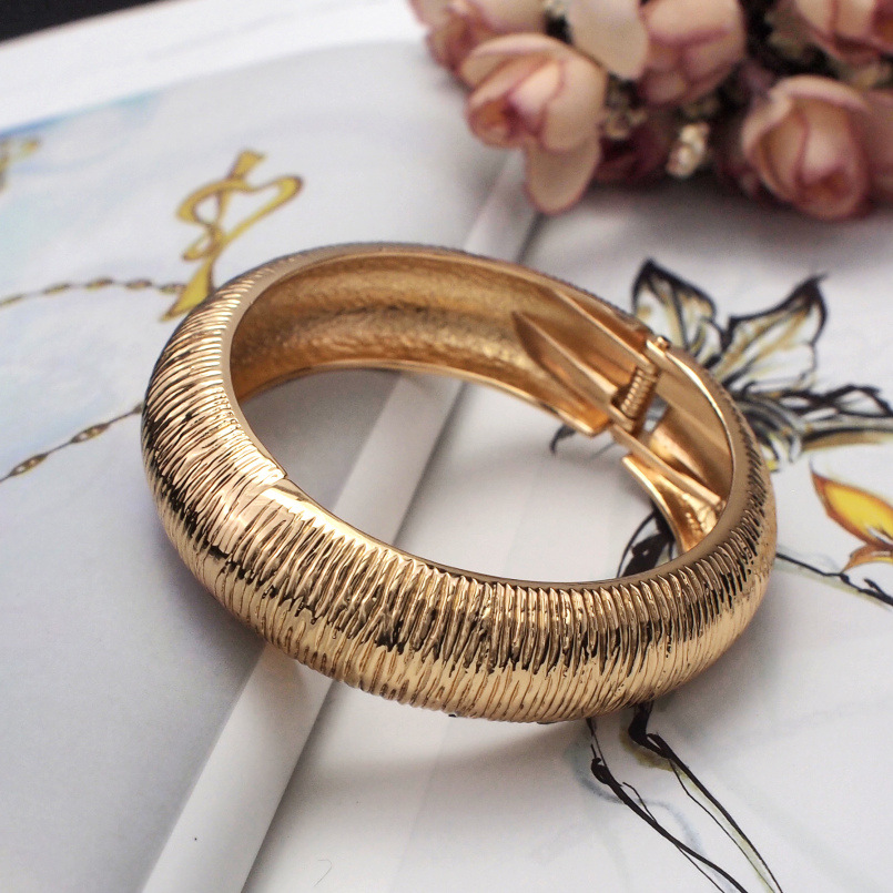 55g Weight Bangle Classification Alloy Chain Material 1 Piece Quantity Holiday, Party Occasion Alloy Material Geometric Pattern Women's Gender Plating Design Exaggerated Style Wholesale Jewelry Exaggerated Geometric Alloy Plating Bangle 7