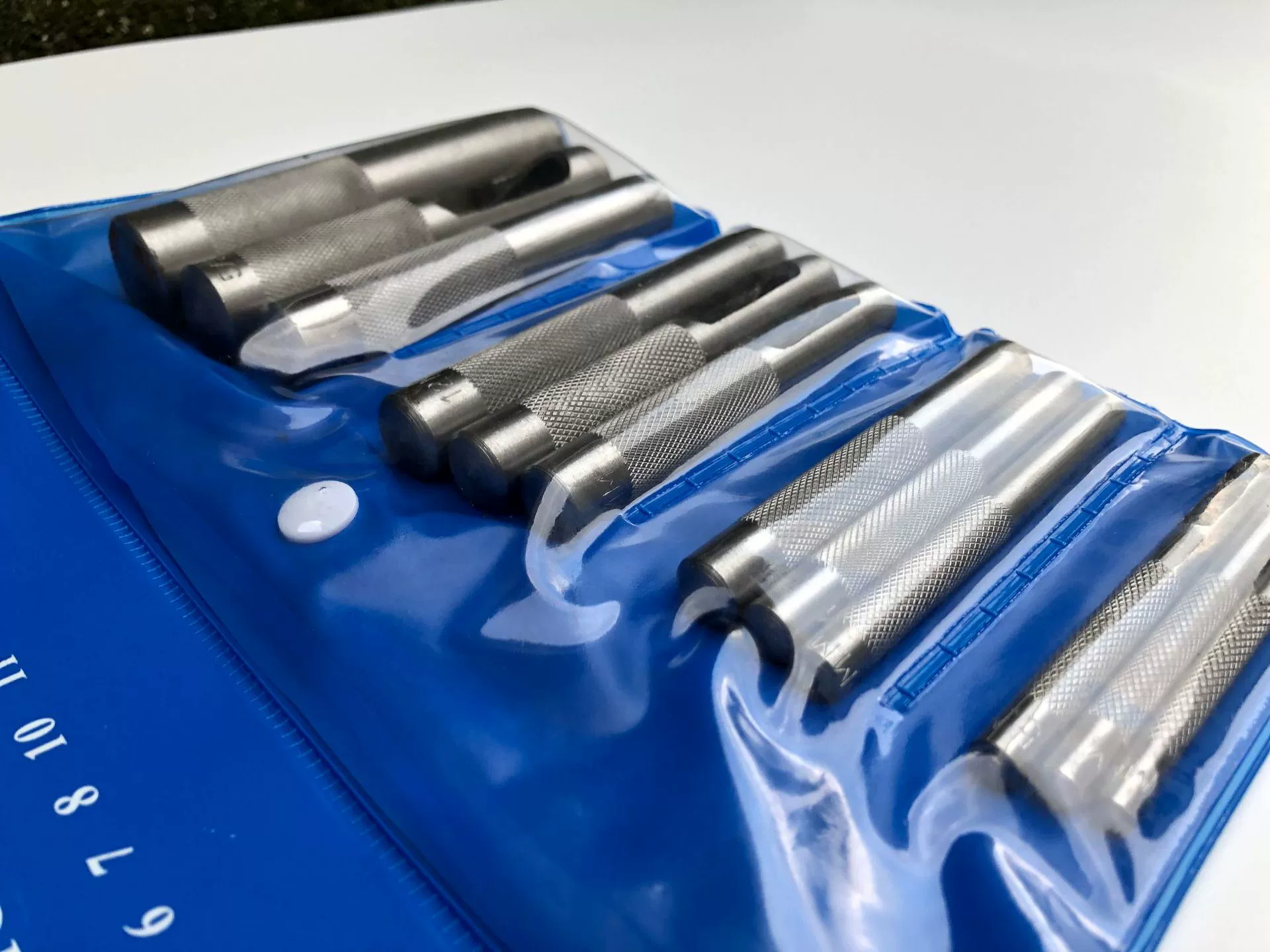 Фабрика Прямые поставки 12 шт. Подвесной мешок пробойник для ремня круглый пробойник костюм пробойник для ремня кожаный инструмент пробойник для ремня