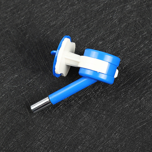 Factory direct sales hanging pet water fountain plastic water bottle for dogs and cats automatic water fountain simple hanging cage