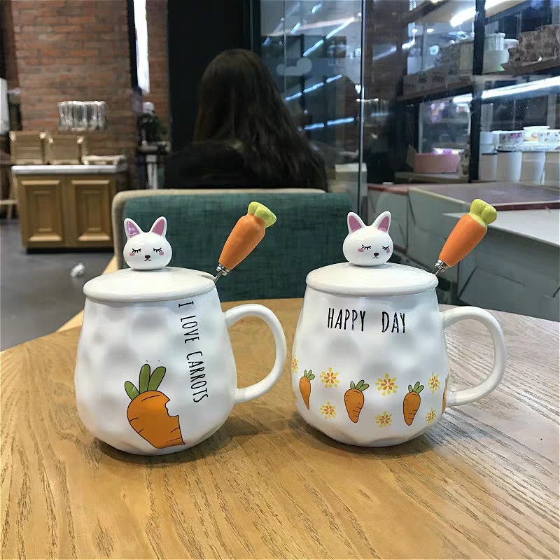 Taza tridimensional de dibujos animados de estilo japonés taza de agua de rábano de conejo con tapa cuchara taza de café Linda Taza de cerámica de oficina
