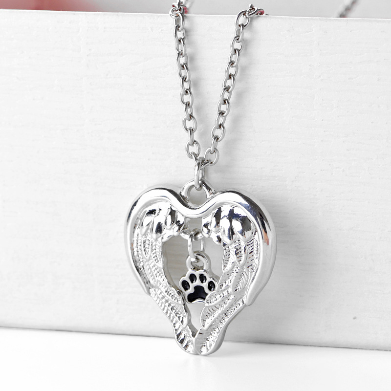 Mode Créative Mode Amour Ailes Aile Vide Chien Patte Pendentif Collier Nihaojewelry Gros display picture 4