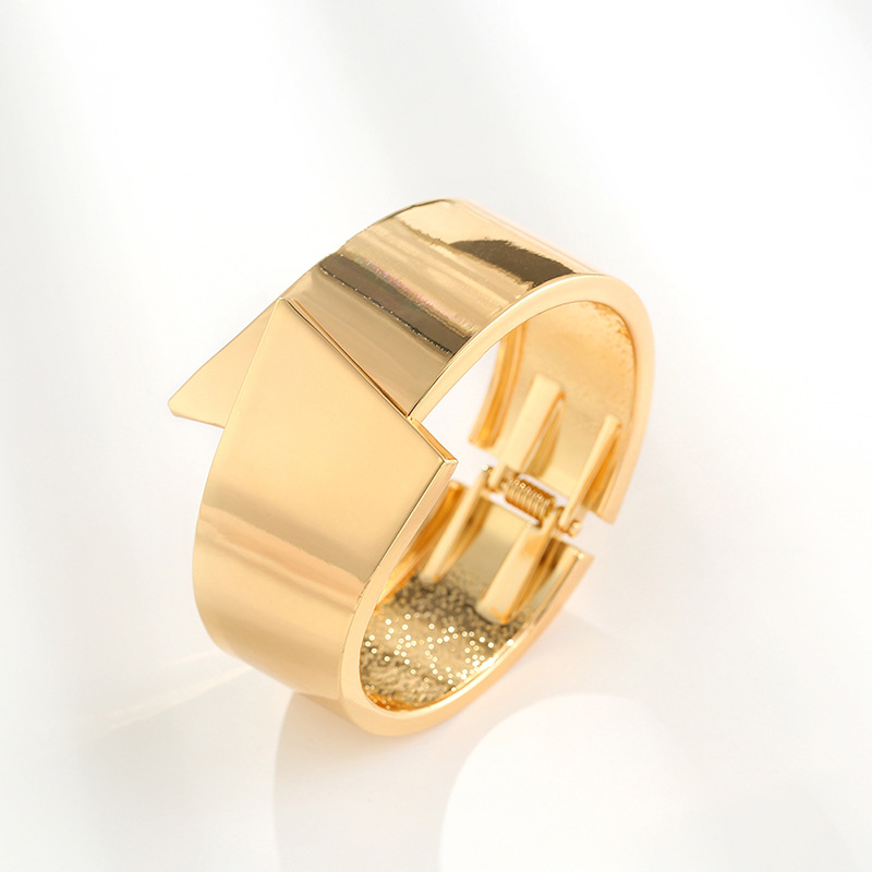 wide side spring open bracelet