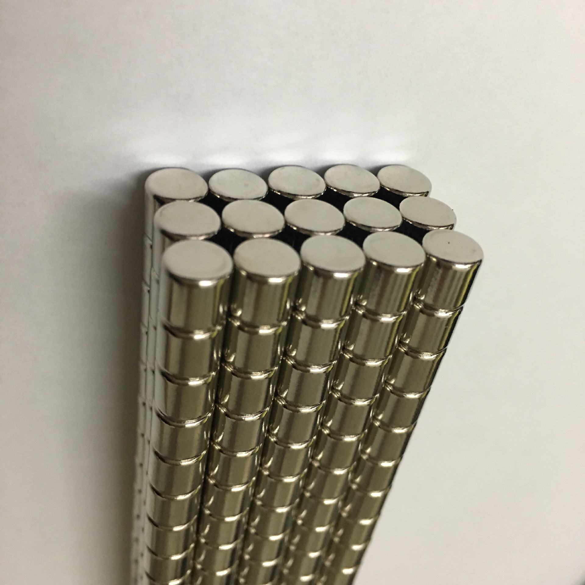 强磁6*6磁铁，吸铁石，钕铁硼磁钢 稀土磁 圆柱形强力磁铁6x6