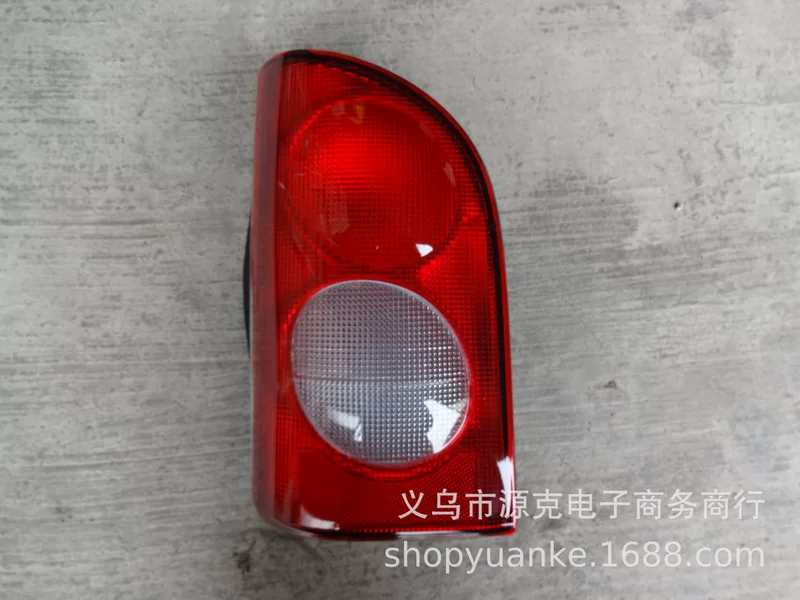 Подходит для современного Hyundai H100 Panel Van1996 задний фонарь R92402-43800 L92401