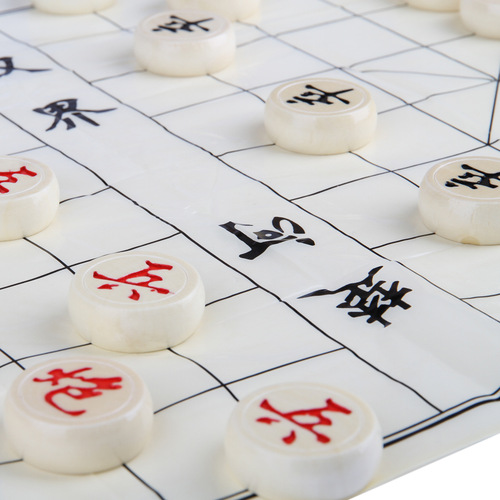 Deli/Deli 9566 Chinese chess wooden chess 35mm clearly carved and polished
