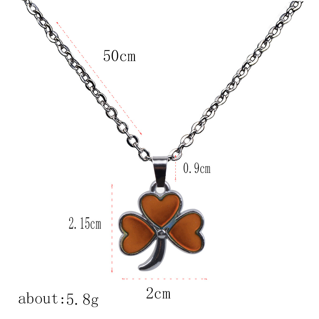 Fashion Creative Three Petal Pendant Stainless Steel Necklace display picture 1