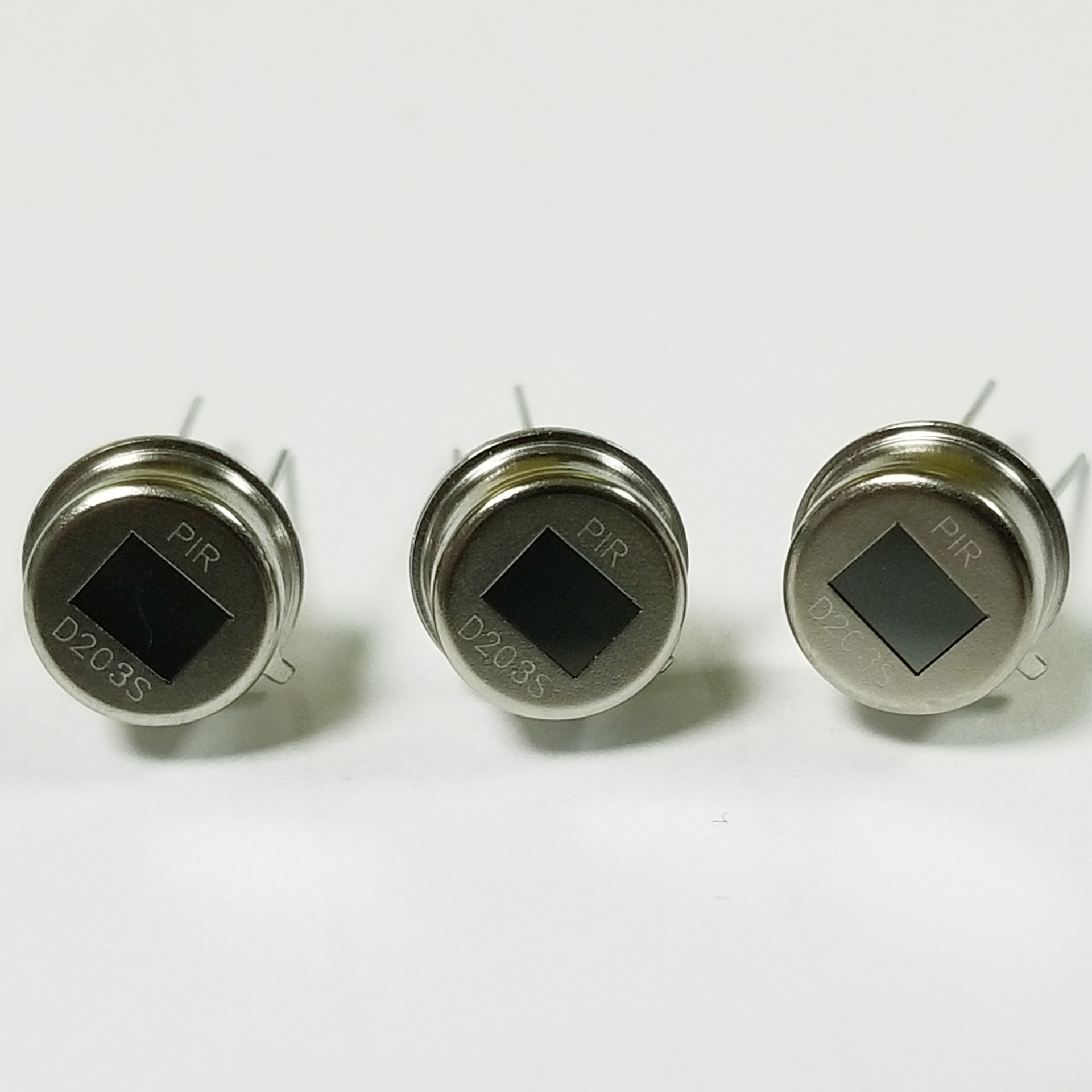 原装正品 双元 模拟式红外传感器D203S PIR 人体感应探头