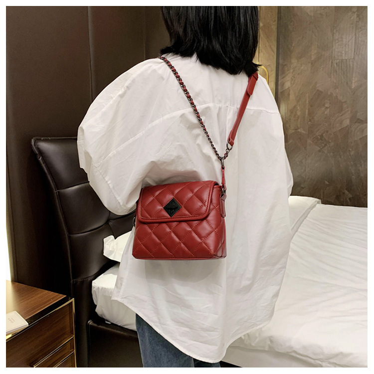 Ins Small Bag Female 2019 New Fashion Western Style Messenger Bag Korean Version Of The Red Texture Rhombus Chain Bag display picture 26