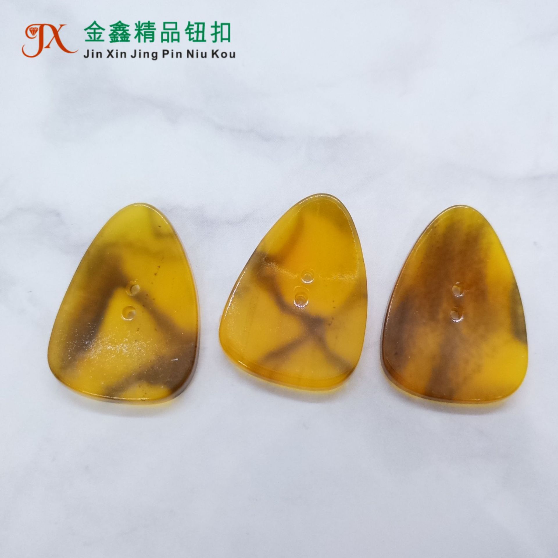 金鑫厂家直销K1902醋酸两眼水滴形大衣风衣衬衫异型装饰纽扣