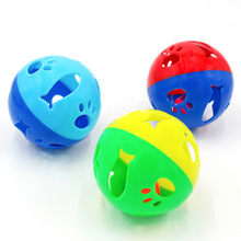 宠物玩具球猫咪塑料铃铛球双色鱼形大号镂空球发声逗猫玩具猫抓球