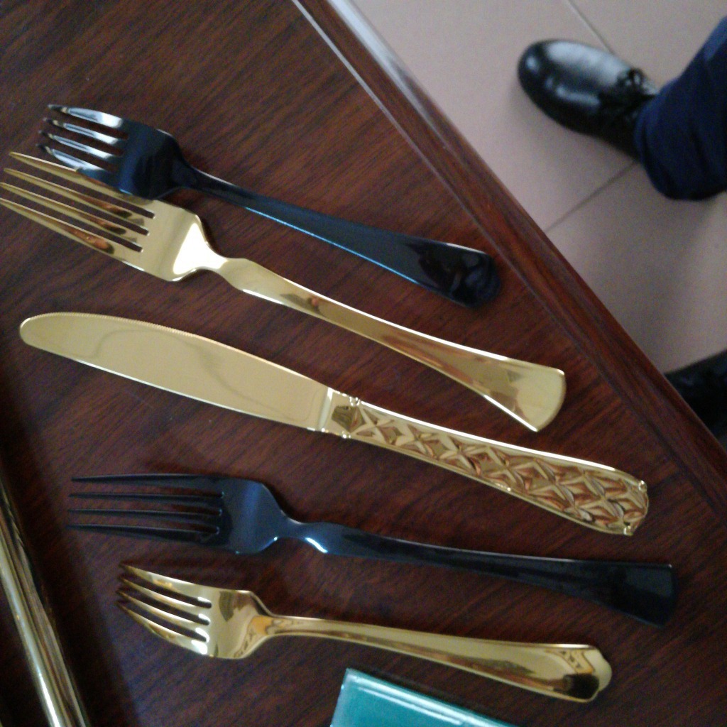 2017现货二手环保真空镀膜机 餐具五金制品镀膜机