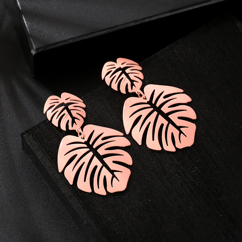 Fashion Bohemian Exaggerated Leaf Wild Earrings For Women display picture 4