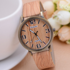 Four-digit popular imitation wood watches for foreign trade, fashionable and simple quartz watches with antique wood grain patterns, wholesale